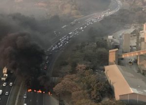 N2 protest: Burning tyres and confusion brings Durban drivers to a halt