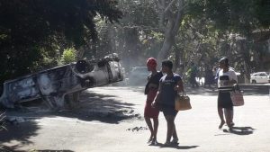 University of Natal in Serious Crisis - students are setting vehicles on fire and destroying infrastructure built up by the former government - all classes are suspended until further notice
